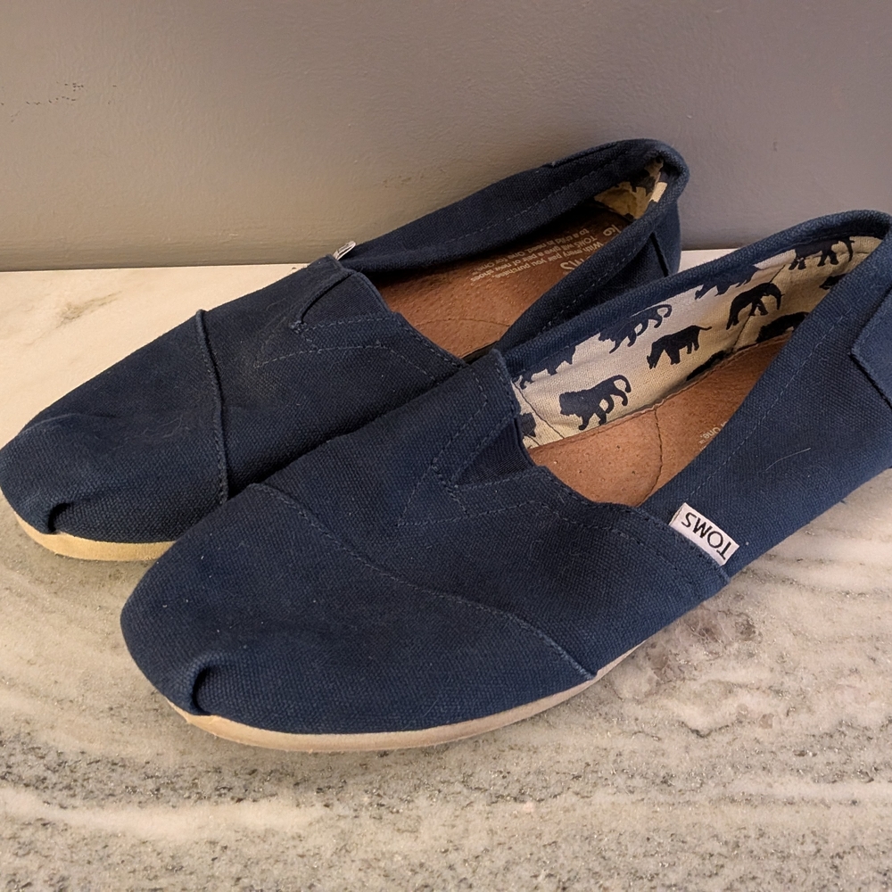 Toms Men's Size 9 Navy Blue Canvas Slip-Ons